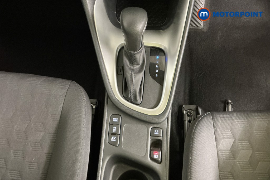 Toyota Yaris Icon Automatic Petrol-Electric Hybrid Hatchback - Stock Number (1565973) - 8th supplementary image