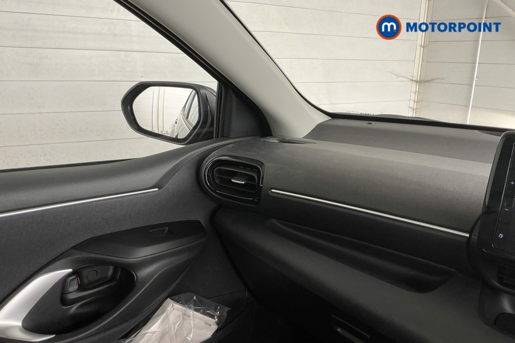 Toyota Yaris Icon Automatic Petrol-Electric Hybrid Hatchback - Stock Number (1565973) - 16th supplementary image