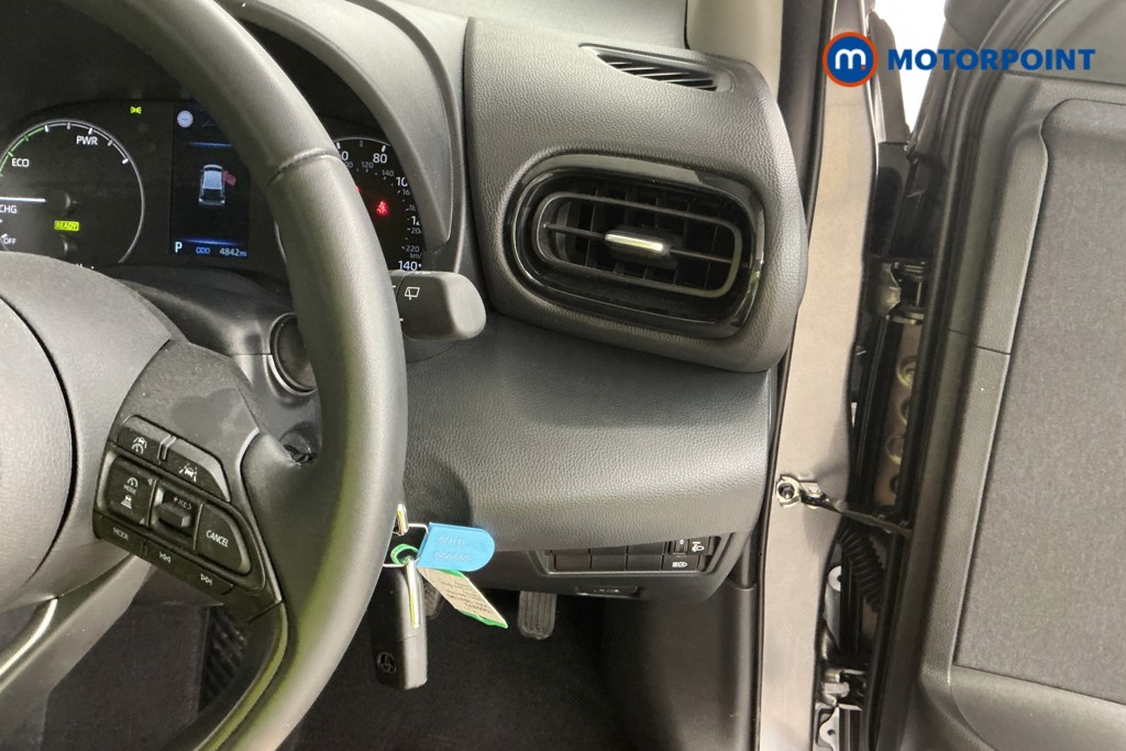 Toyota Yaris Icon Automatic Petrol-Electric Hybrid Hatchback - Stock Number (1565973) - 22nd supplementary image