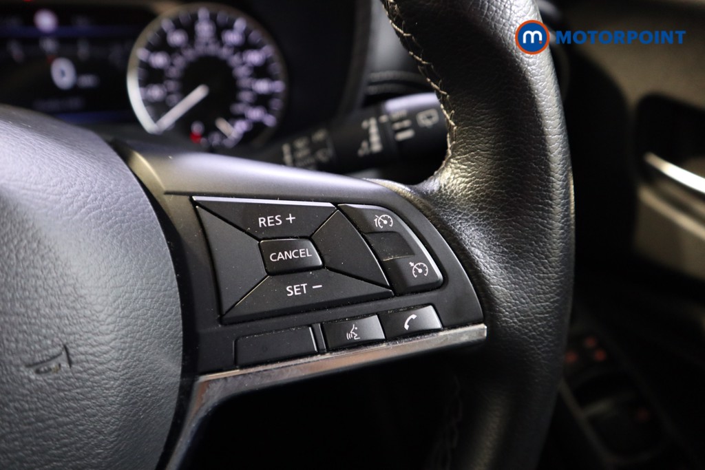 Nissan Juke N-Connecta Manual Petrol SUV - Stock Number (1566096) - 4th supplementary image