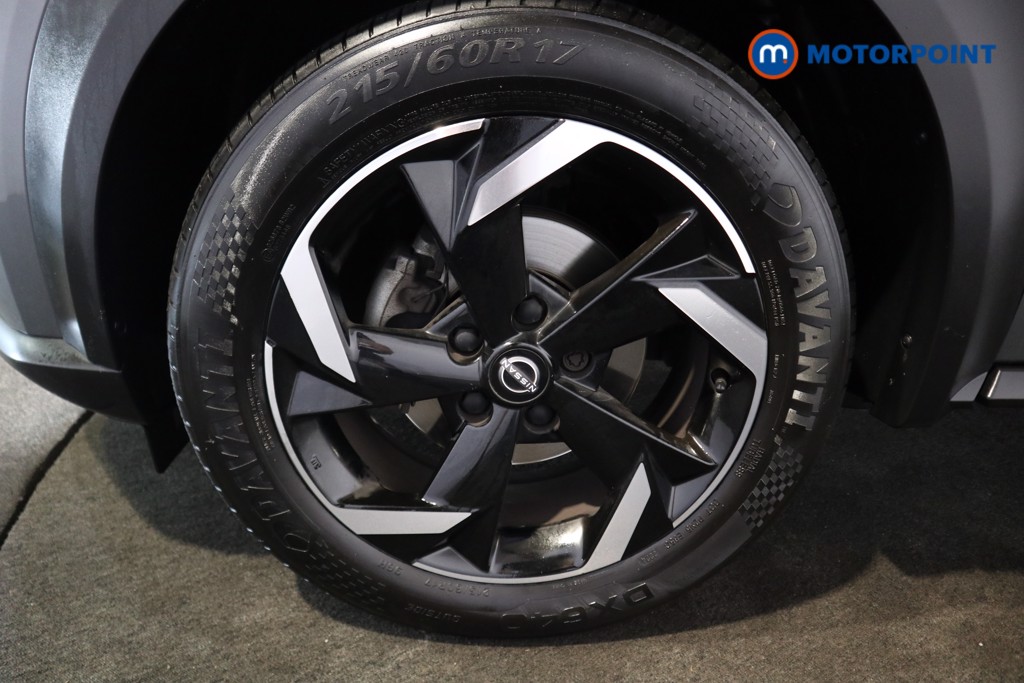 Nissan Juke N-Connecta Manual Petrol SUV - Stock Number (1566096) - 15th supplementary image