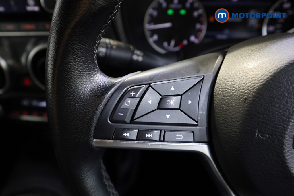 Nissan Juke N-Connecta Manual Petrol SUV - Stock Number (1566103) - 3rd supplementary image