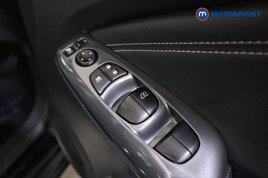 Nissan Juke N-Connecta Manual Petrol SUV - Stock Number (1566103) - 10th supplementary image