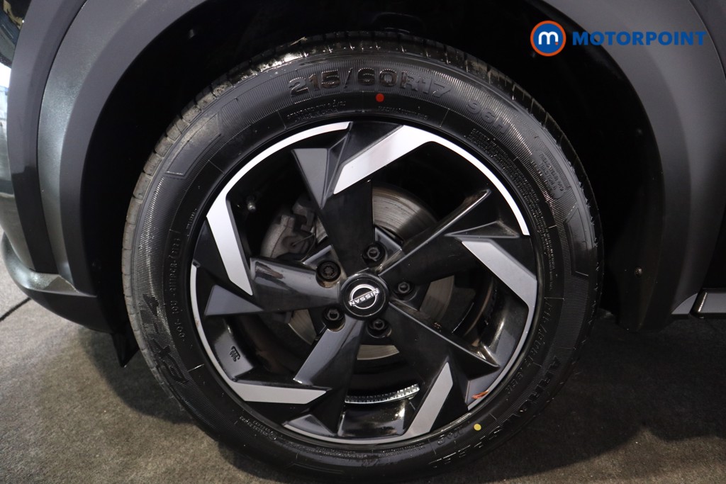 Nissan Juke N-Connecta Manual Petrol SUV - Stock Number (1566103) - 16th supplementary image
