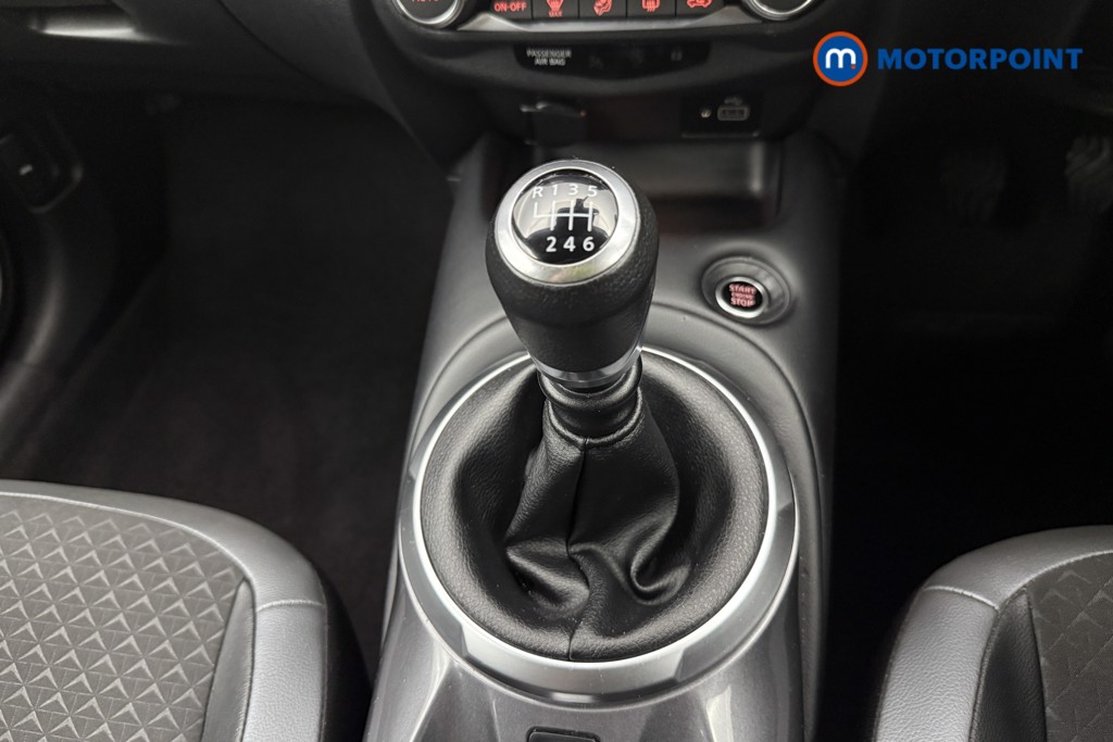 Nissan Juke N-Connecta Manual Petrol SUV - Stock Number (1566104) - 7th supplementary image