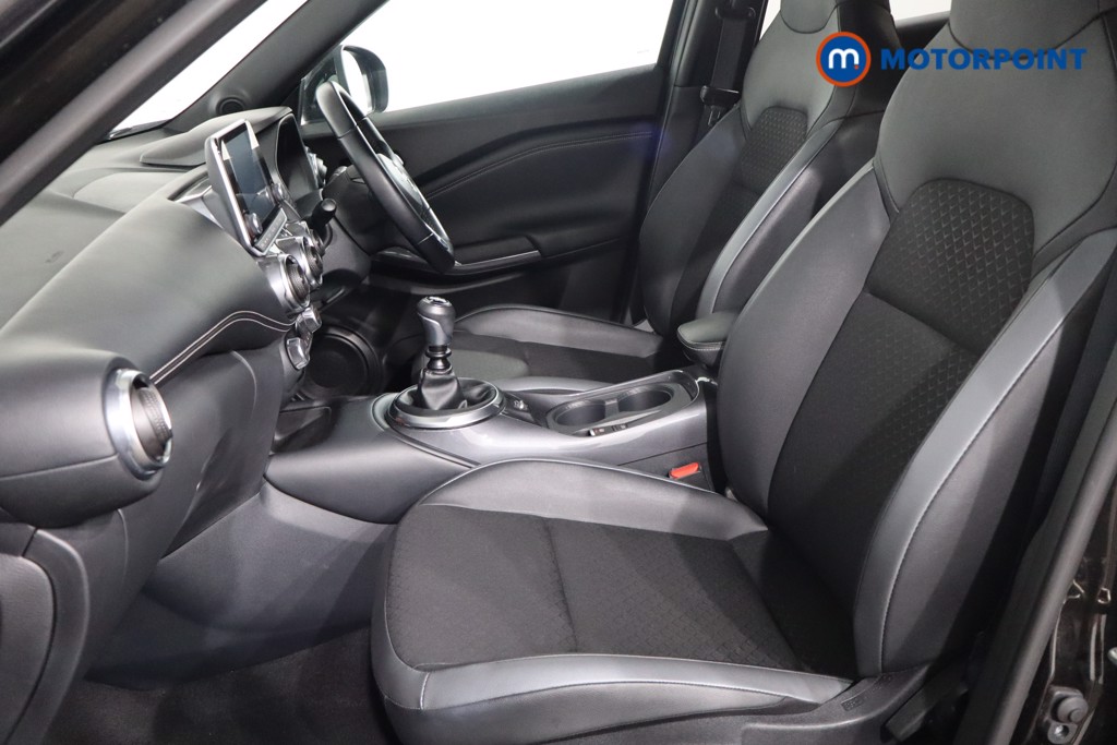 Nissan Juke N-Connecta Manual Petrol SUV - Stock Number (1566109) - 4th supplementary image