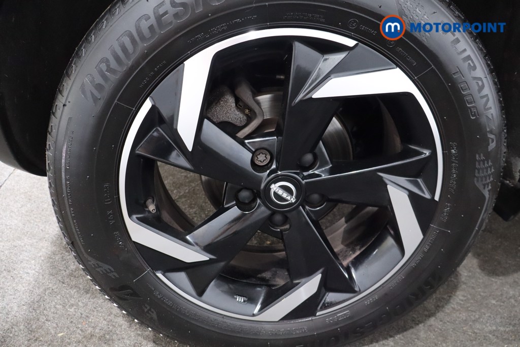 Nissan Juke N-Connecta Manual Petrol SUV - Stock Number (1566109) - 9th supplementary image