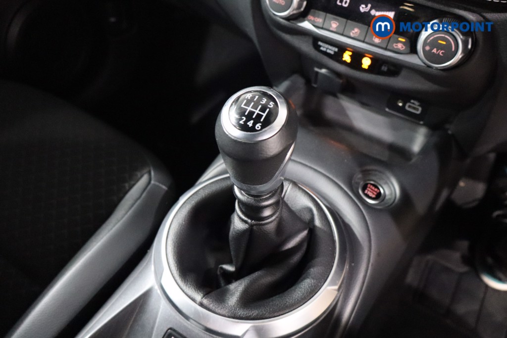 Nissan Juke N-Connecta Manual Petrol SUV - Stock Number (1566109) - 14th supplementary image