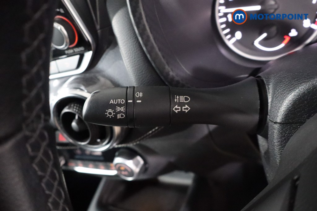 Nissan Juke N-Connecta Manual Petrol SUV - Stock Number (1566109) - 19th supplementary image