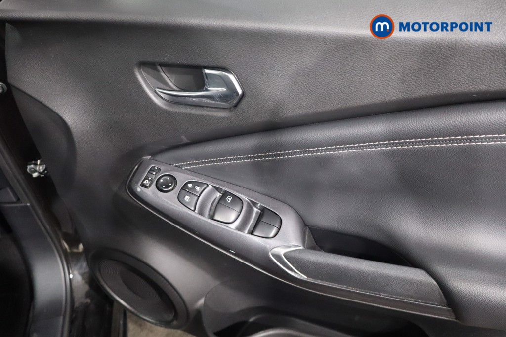 Nissan Juke N-Connecta Manual Petrol SUV - Stock Number (1566109) - 22nd supplementary image