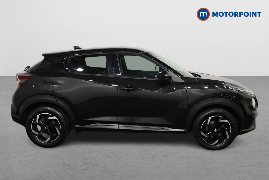 Nissan Juke N-Connecta Manual Petrol SUV - Stock Number (1566109) - Drivers side