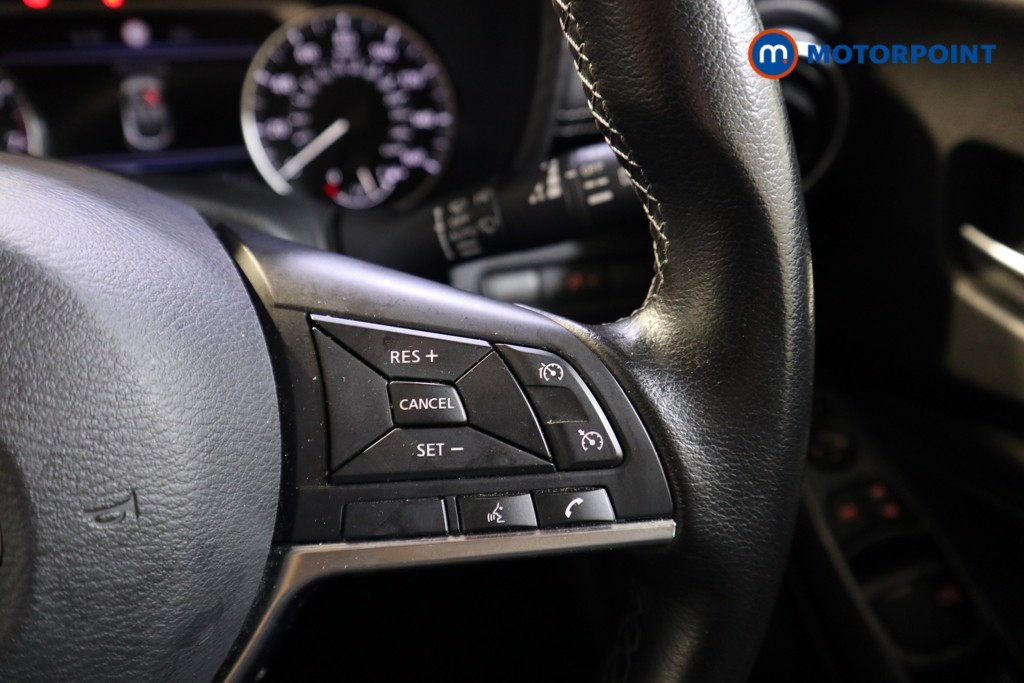 Nissan Juke N-Connecta Manual Petrol SUV - Stock Number (1566114) - 4th supplementary image