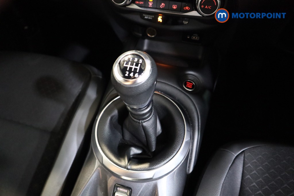 Nissan Juke N-Connecta Manual Petrol SUV - Stock Number (1566114) - 8th supplementary image
