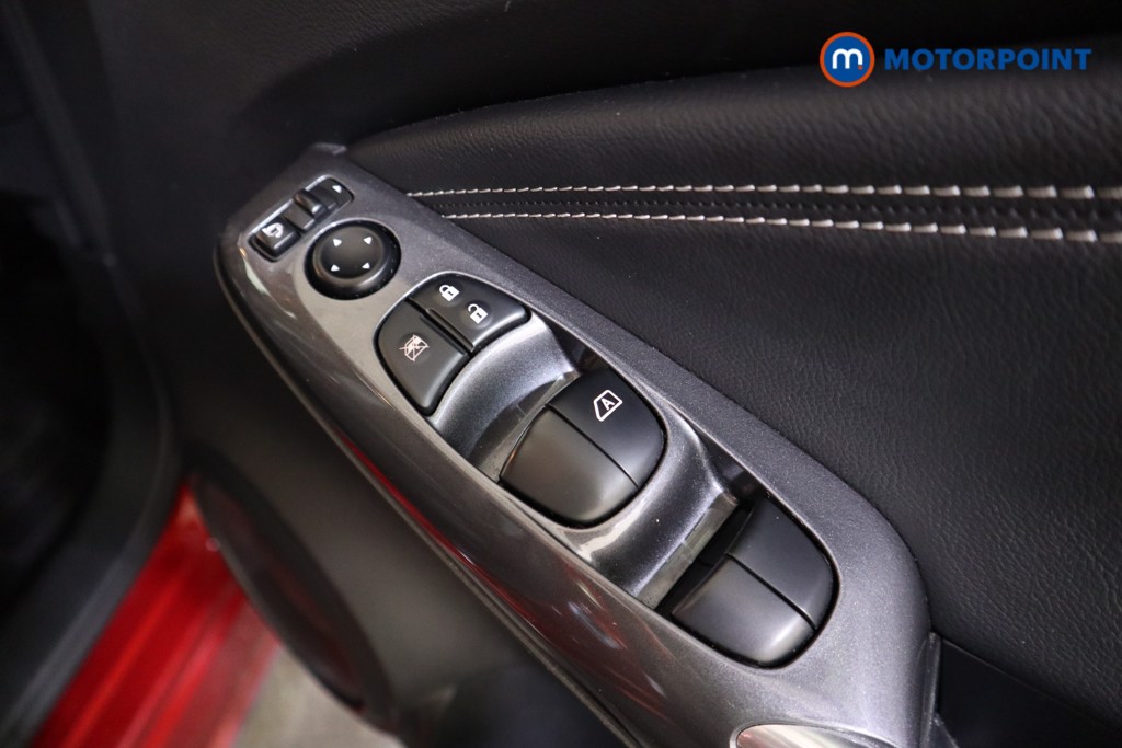 Nissan Juke N-Connecta Manual Petrol SUV - Stock Number (1566114) - 10th supplementary image