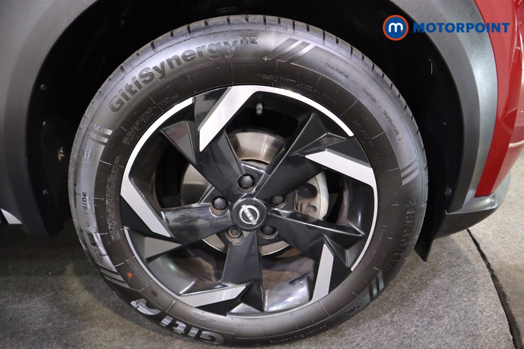 Nissan Juke N-Connecta Manual Petrol SUV - Stock Number (1566114) - 15th supplementary image