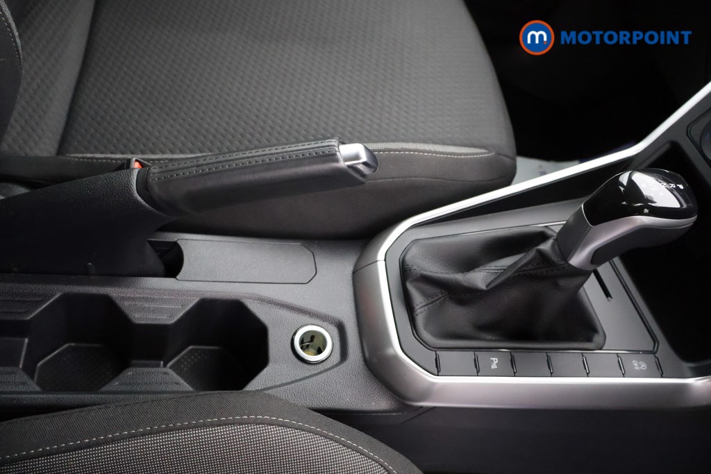 Volkswagen Polo Life Automatic Petrol Hatchback - Stock Number (1566343) - 7th supplementary image