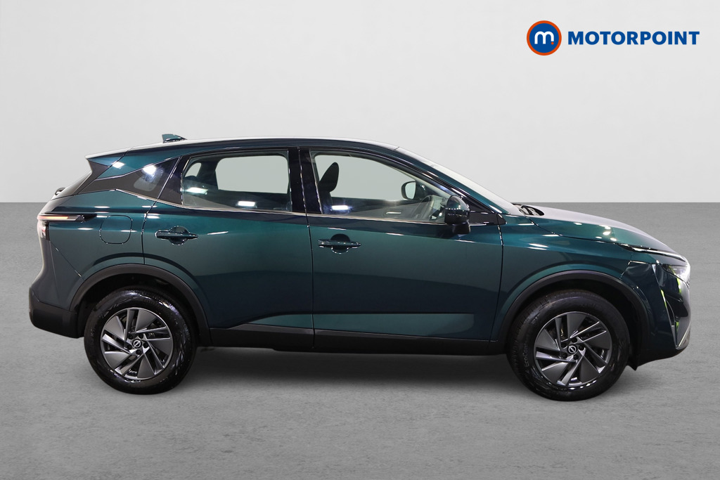 Nissan Qashqai Acenta Premium Automatic Petrol SUV - Stock Number (1566860) - Drivers side
