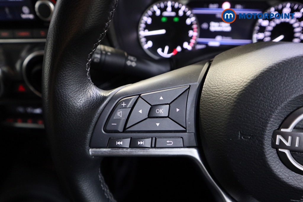 Nissan Juke N-Connecta Manual Petrol SUV - Stock Number (1566953) - 3rd supplementary image