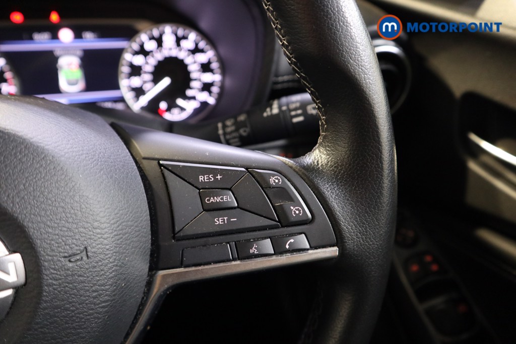 Nissan Juke N-Connecta Manual Petrol SUV - Stock Number (1566953) - 4th supplementary image
