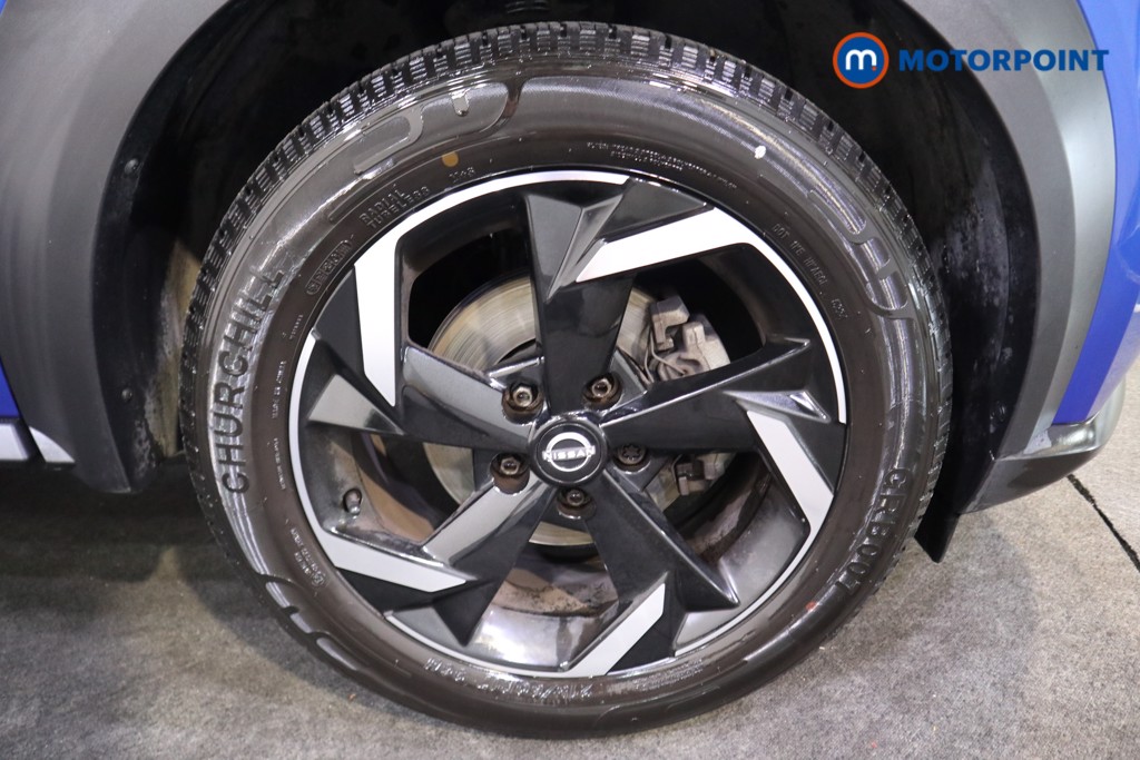 Nissan Juke N-Connecta Manual Petrol SUV - Stock Number (1566953) - 15th supplementary image