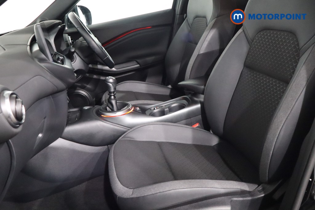 Nissan Juke N-Connecta Manual Petrol SUV - Stock Number (1567978) - 4th supplementary image