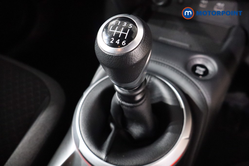 Nissan Juke N-Connecta Manual Petrol SUV - Stock Number (1567978) - 14th supplementary image