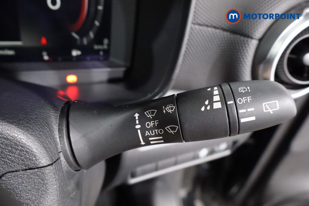 Nissan Juke N-Connecta Manual Petrol SUV - Stock Number (1567978) - 20th supplementary image