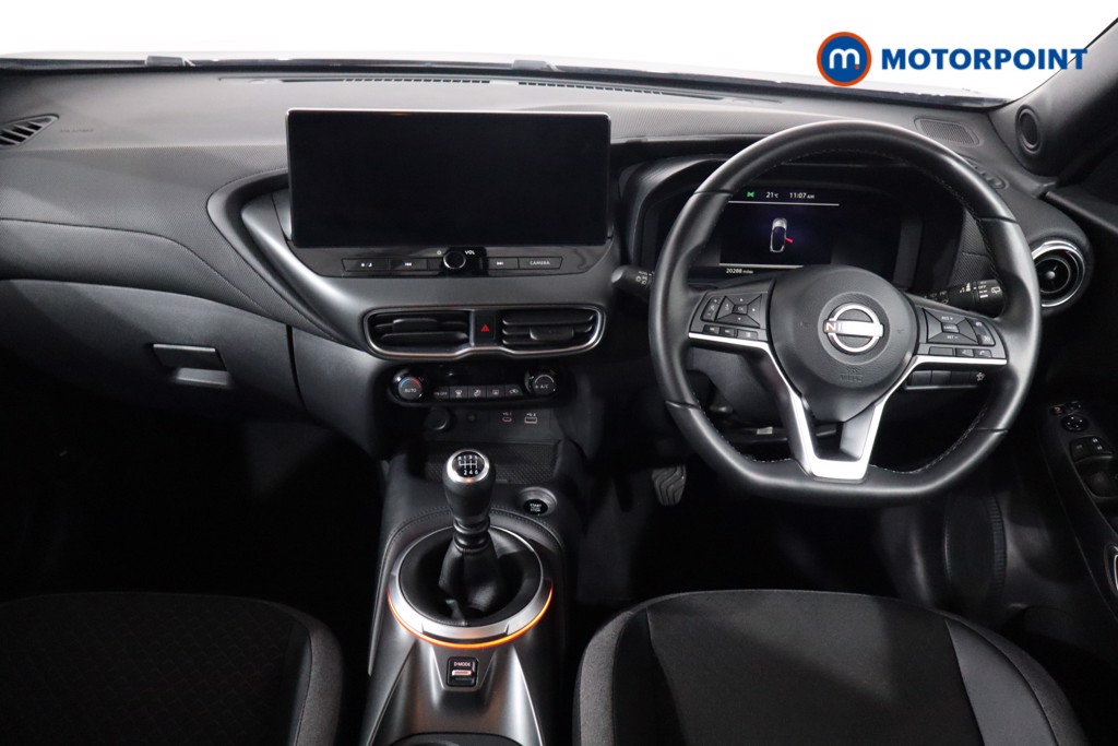 Nissan Juke N-Connecta Manual Petrol SUV - Stock Number (1567978) - 1st supplementary image