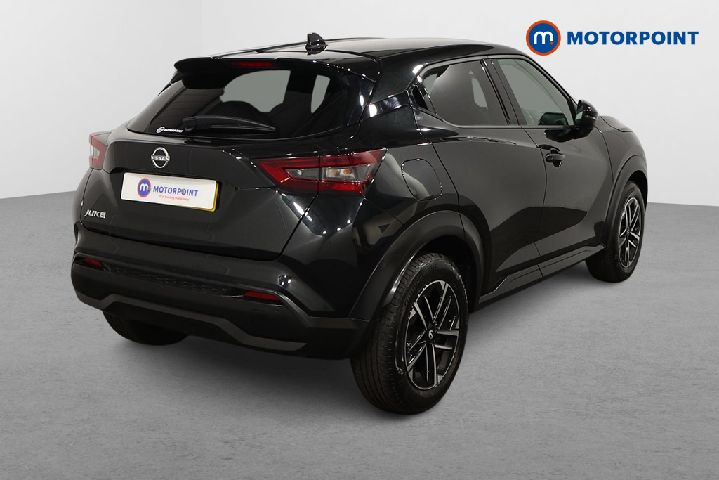 Nissan Juke N-Connecta Manual Petrol SUV - Stock Number (1567978) - Drivers side rear corner