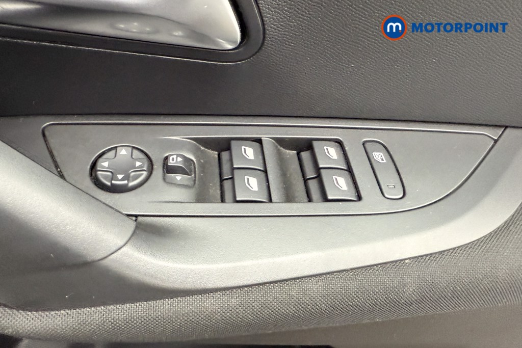 Peugeot 2008 Active Manual Petrol SUV - Stock Number (1568190) - 13th supplementary image