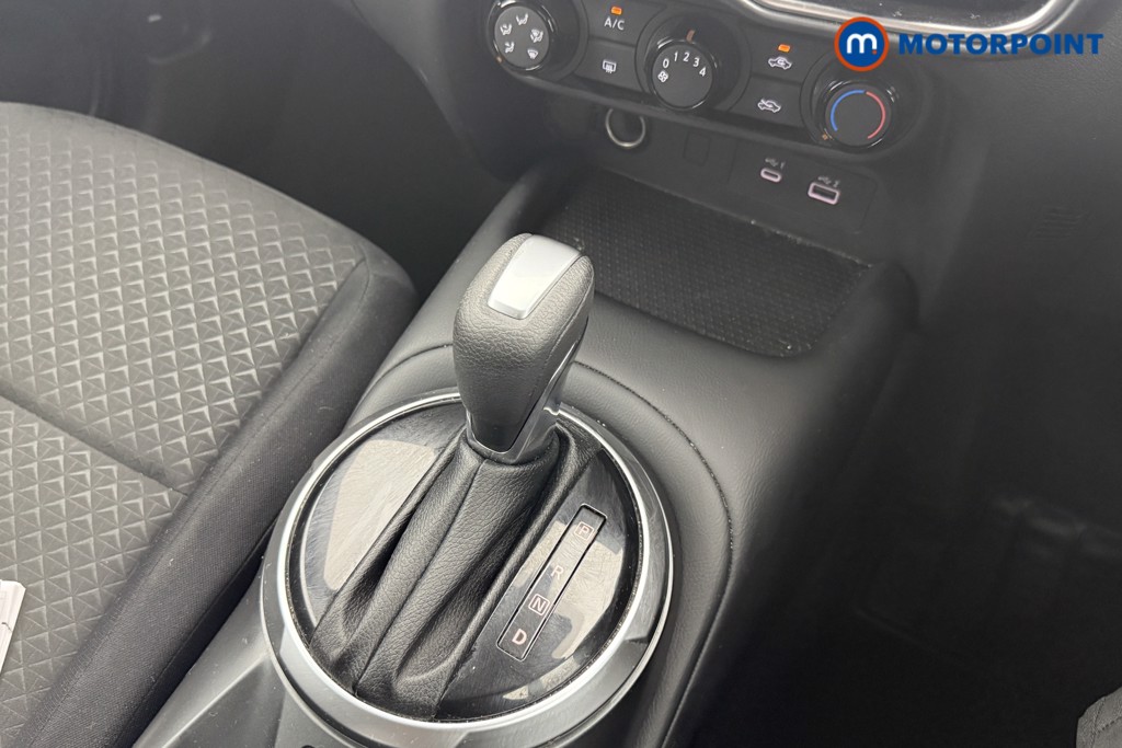 Nissan Juke Acenta Premium Automatic Petrol SUV - Stock Number (1568697) - 5th supplementary image