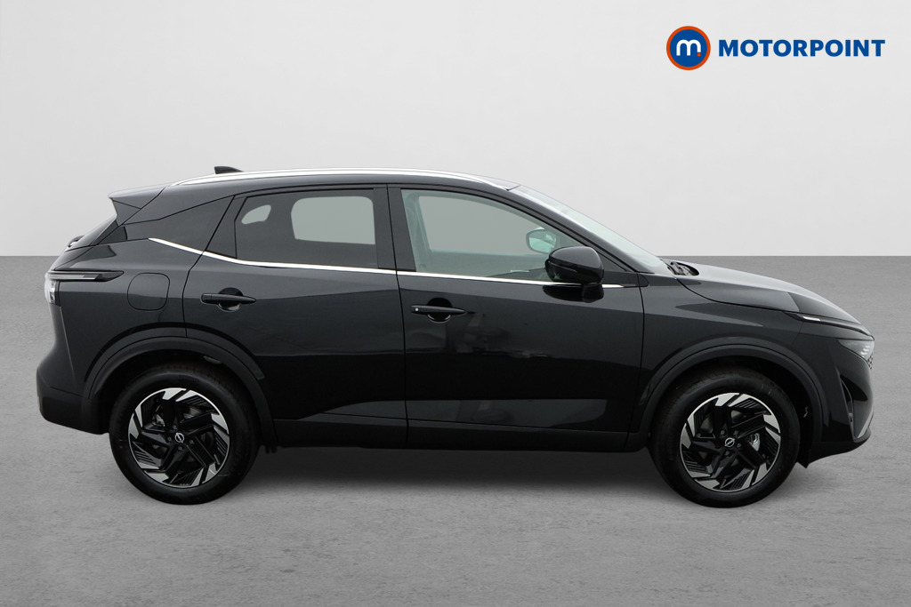 Nissan Qashqai N-Connecta Automatic Petrol SUV - Stock Number (1569280) - Drivers side