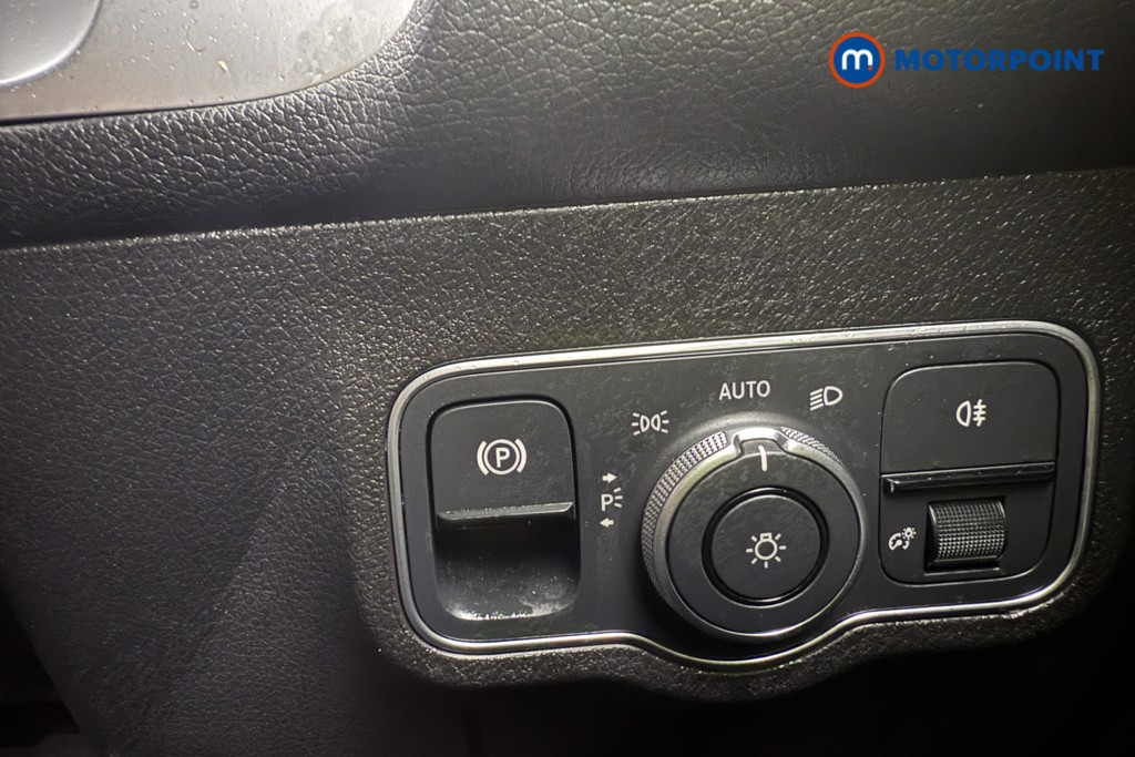Mercedes-Benz GLB Amg Line Automatic Petrol SUV - Stock Number (1569409) - 17th supplementary image