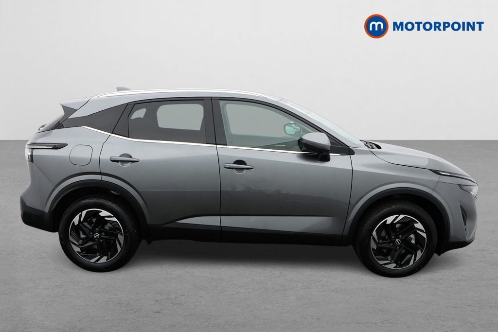 Nissan Qashqai N-Connecta Automatic Petrol SUV - Stock Number (1569415) - Drivers side