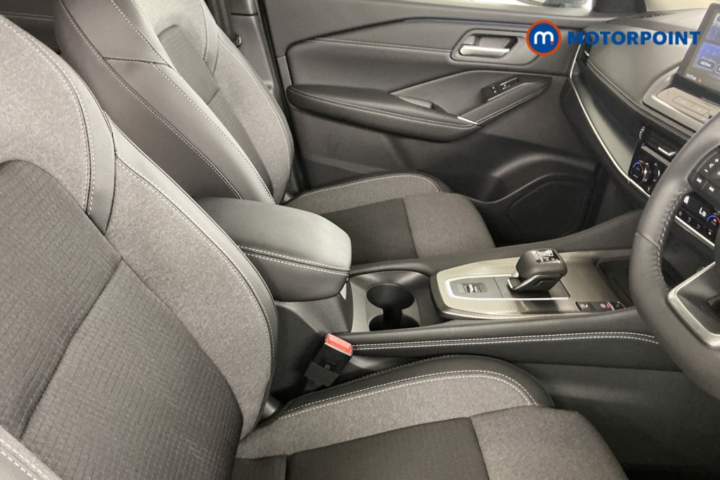 Nissan Qashqai N-Connecta Automatic Petrol SUV - Stock Number (1569451) - 4th supplementary image