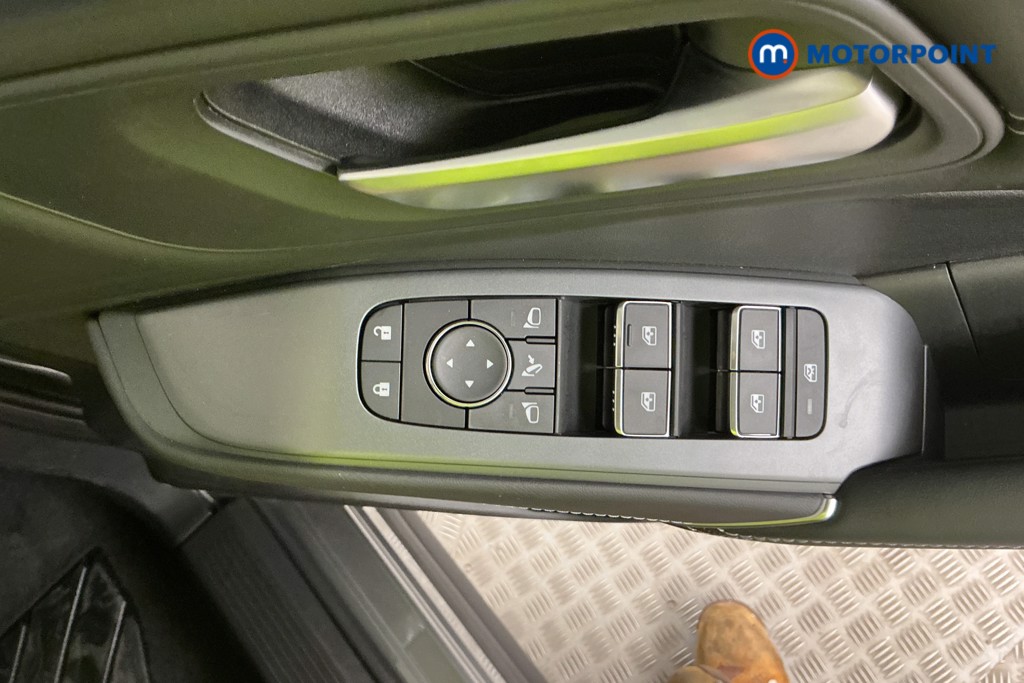 Nissan Qashqai N-Connecta Automatic Petrol SUV - Stock Number (1569451) - 22nd supplementary image