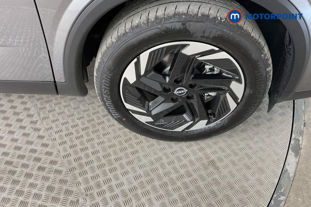 Nissan Qashqai N-Connecta Automatic Petrol SUV - Stock Number (1569451) - 33rd supplementary image