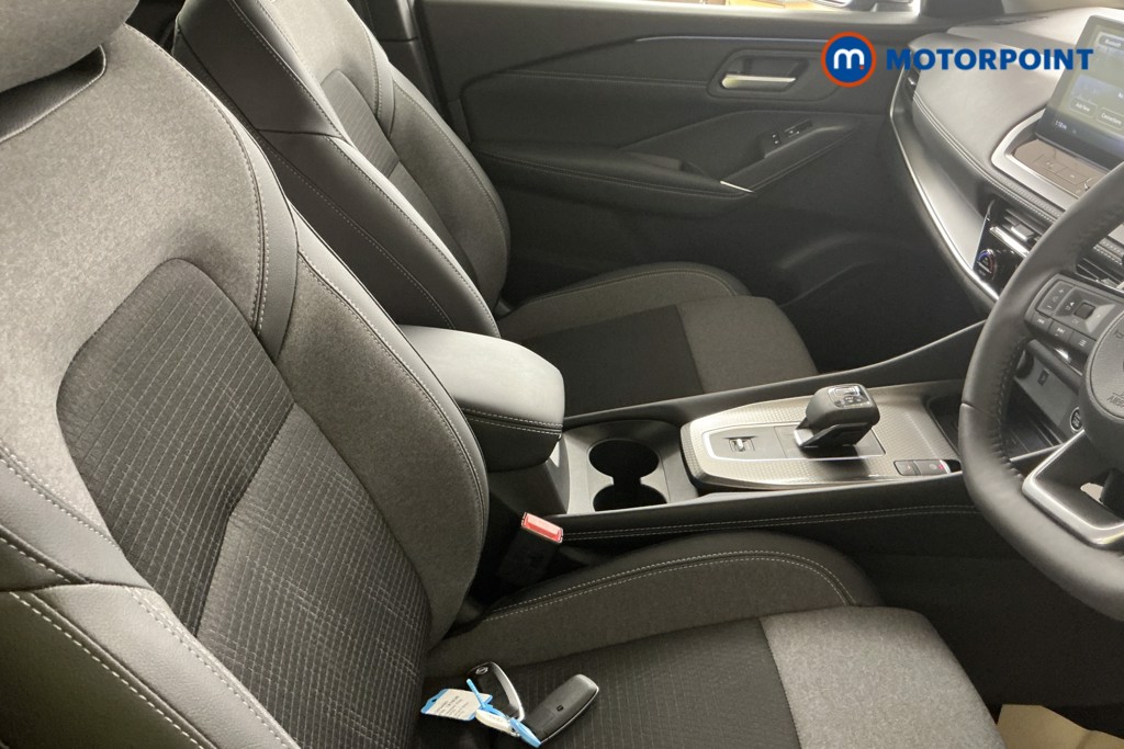 Nissan Qashqai N-Connecta Automatic Petrol SUV - Stock Number (1569460) - 4th supplementary image