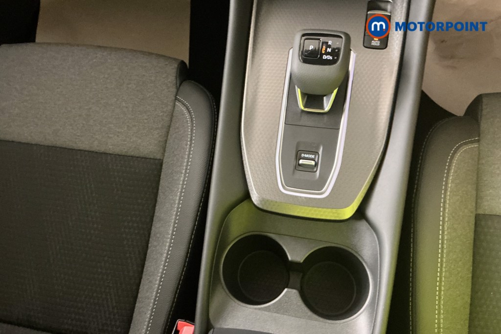 Nissan Qashqai N-Connecta Automatic Petrol SUV - Stock Number (1569460) - 9th supplementary image