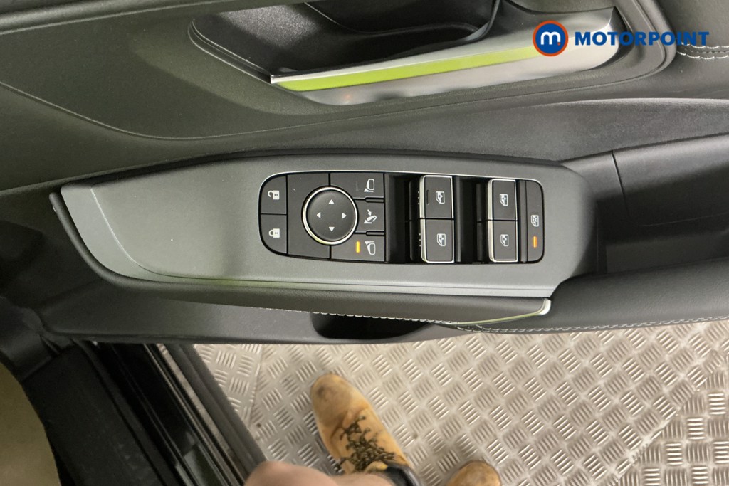 Nissan Qashqai N-Connecta Automatic Petrol SUV - Stock Number (1569460) - 21st supplementary image
