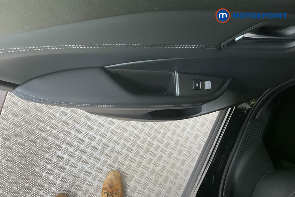 Nissan Qashqai N-Connecta Automatic Petrol SUV - Stock Number (1569460) - 23rd supplementary image