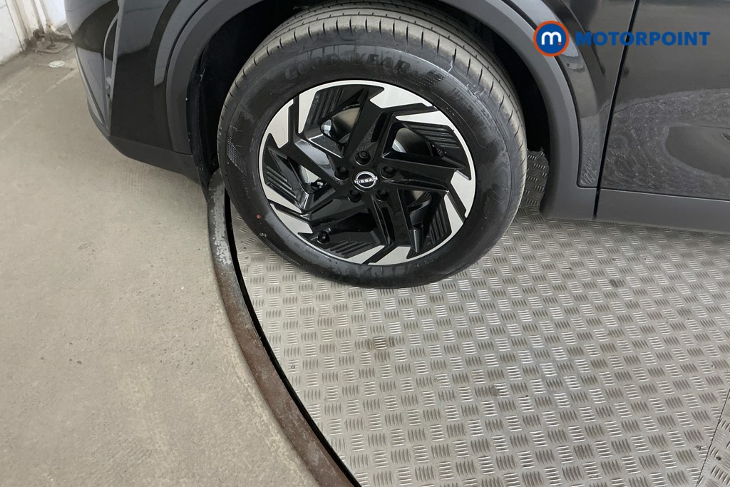 Nissan Qashqai N-Connecta Automatic Petrol SUV - Stock Number (1569460) - 35th supplementary image