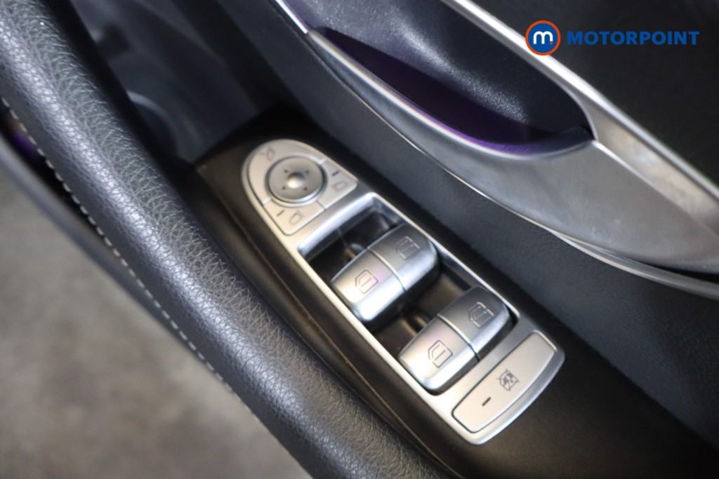 Mercedes-Benz E Class Sport Automatic Diesel Saloon - Stock Number (1569535) - 18th supplementary image