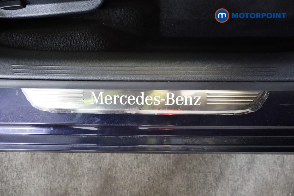 Mercedes-Benz E Class Sport Automatic Diesel Saloon - Stock Number (1569535) - 20th supplementary image