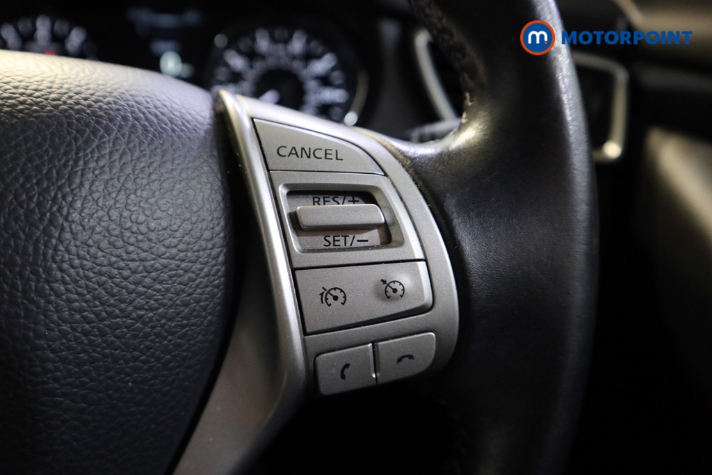 Nissan Qashqai N-Connecta Manual Petrol SUV - Stock Number (1569760) - 5th supplementary image