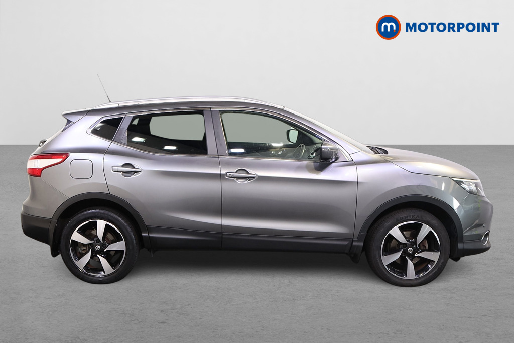 Nissan Qashqai N-Connecta Manual Petrol SUV - Stock Number (1569760) - Drivers side