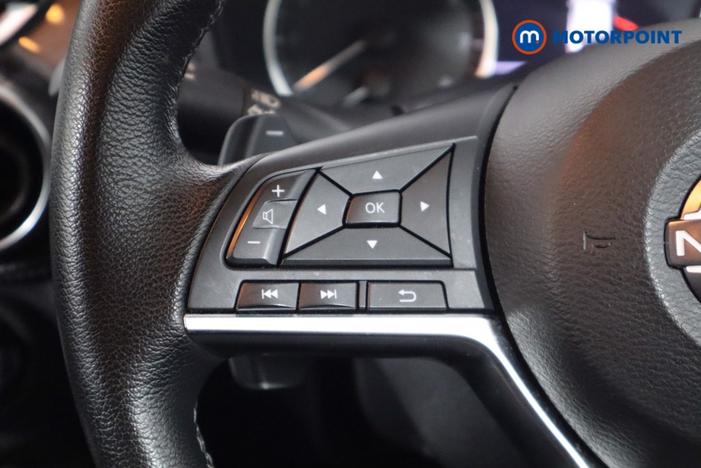 Nissan Juke N-Connecta Automatic Petrol SUV - Stock Number (1569813) - 7th supplementary image