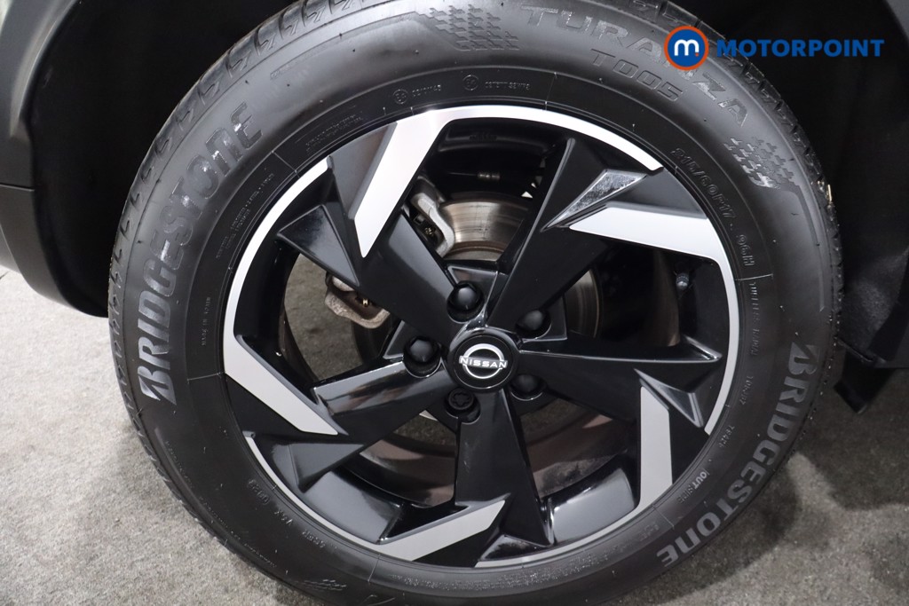 Nissan Juke N-Connecta Automatic Petrol SUV - Stock Number (1569813) - 9th supplementary image