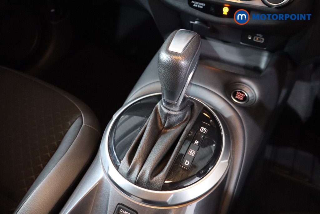 Nissan Juke N-Connecta Automatic Petrol SUV - Stock Number (1569813) - 14th supplementary image