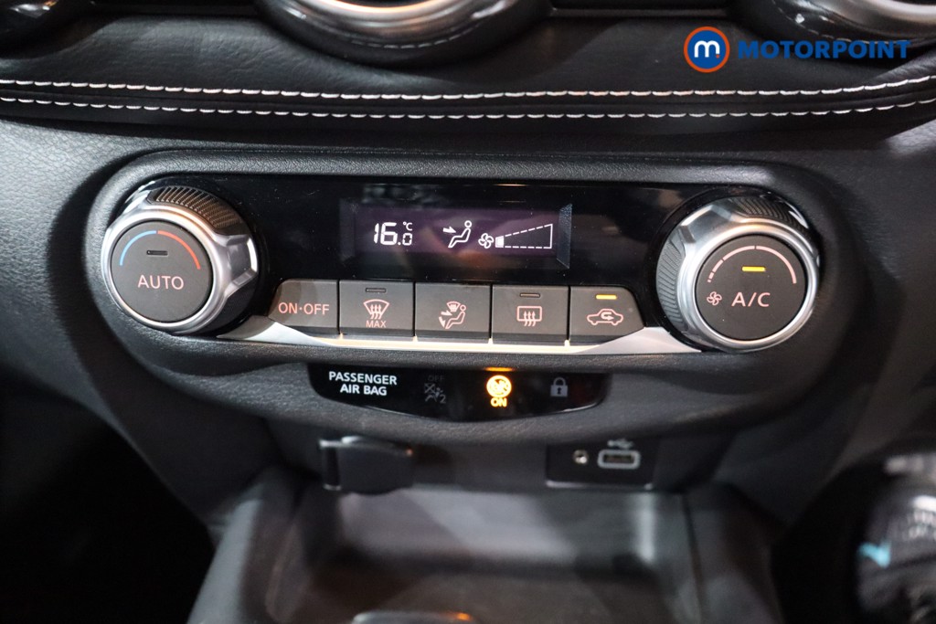 Nissan Juke N-Connecta Automatic Petrol SUV - Stock Number (1569813) - 16th supplementary image
